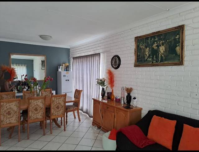 4 BEDROOM HOUSE FOR SALE IN SYMHURST